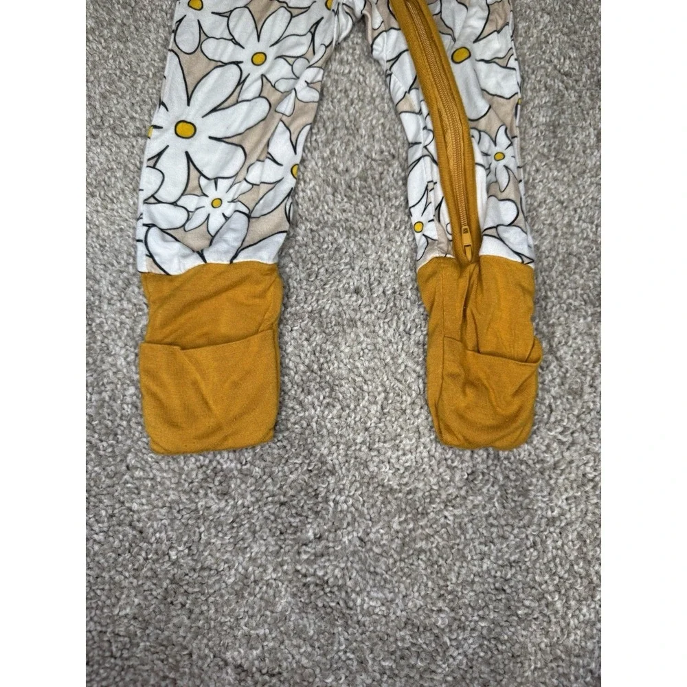 MIOZING Baby Sleeper One-Piece 3-6M Footed Zip Long Sleeve White/Yellow Floral